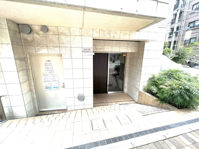 アイルイムーブル浅草のエントランス