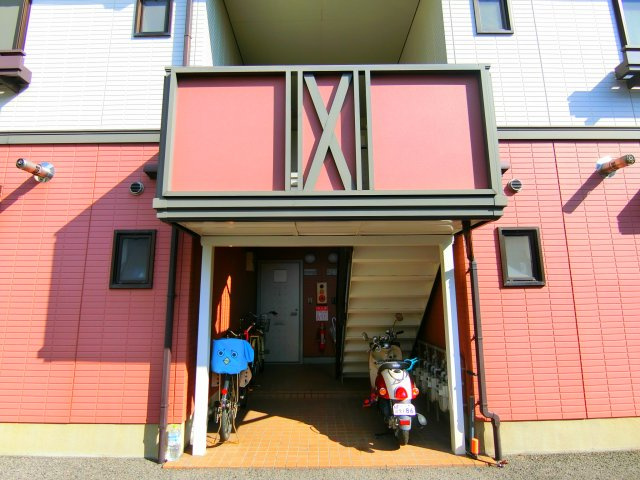 ハイツ岡田のエントランス