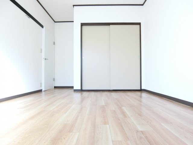 ハイツ岡田の寝室