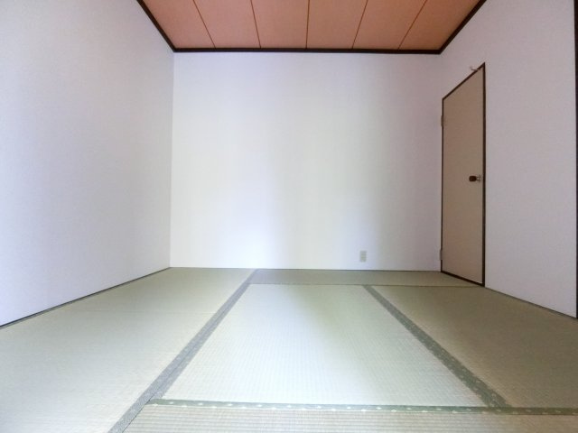 ハイツ岡田の和室