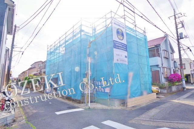 越谷市大沢　新築戸建ての前面道路含む現地写真