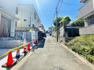 【前面道路含む現地写真】