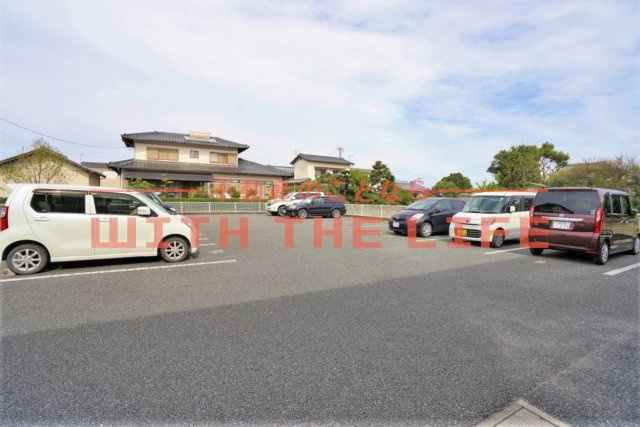 ラトンラヴール【キャッシュバック対象】の駐車場|駐車場があるので、車を買う予定の方も安心です