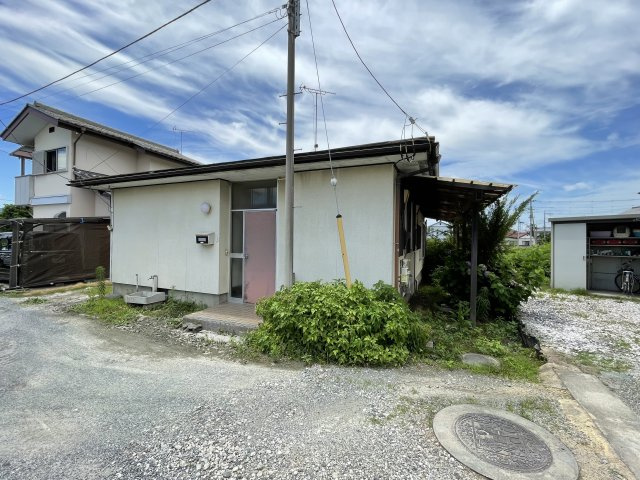 藤岡市藤岡　中古250の前面道路含む現地写真