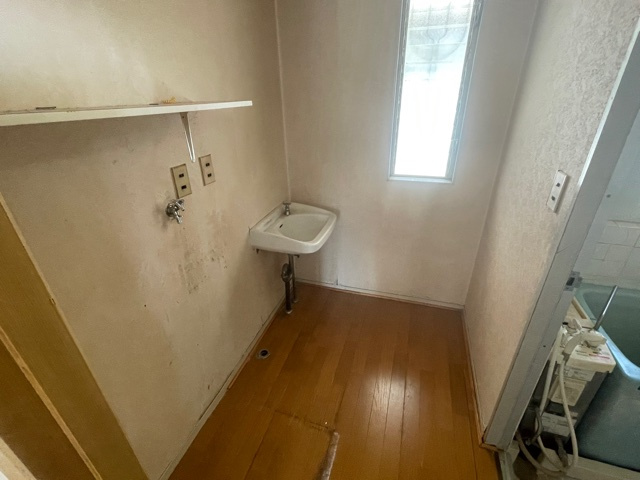 藤岡市藤岡　中古250の洗面所|広い洗面スペース