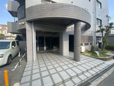 【エントランス】 | ロイヤル曽根