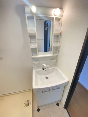 【洗面所】 | ロイヤル曽根