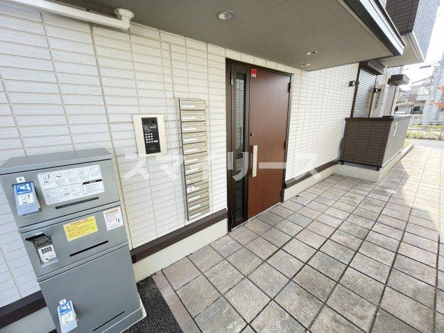 ティアラⅢのエントランス