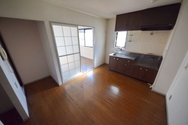 パールハイツ海老原28の居間・リビング