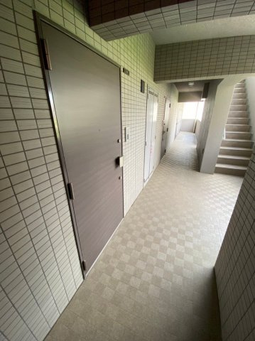ネストピア博多駅前IIのロビー