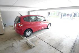 フラッツ・シゲの駐車場