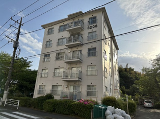 【外観】 | 緑に囲まれた閑静な住環境