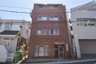 【外観】 | さほど大きなサイズではありませんが、清潔感があり、好感の持てるマンション外観。ぜひ一度、現地でご覧ください。～即日のご見学可能～　お問合せはお気軽にどうぞ。