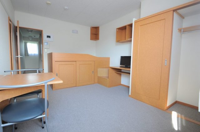 レオパレスシンクタンクの居間・リビング