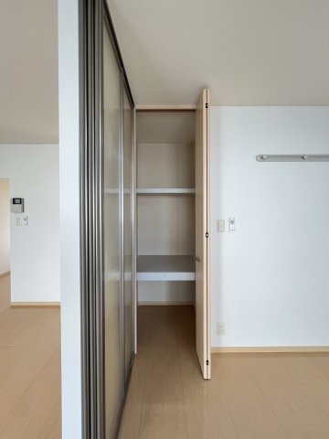 クレセント北峰　B棟の収納