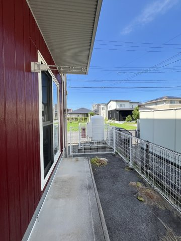 クレセント北峰　B棟の庭
