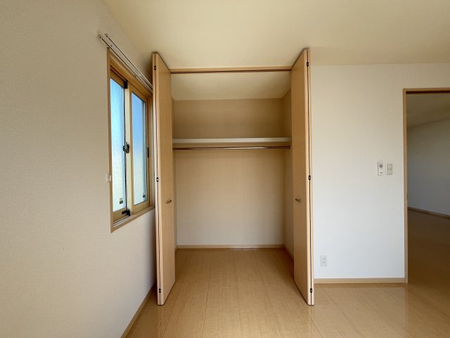 クレセント北峰　B棟の収納