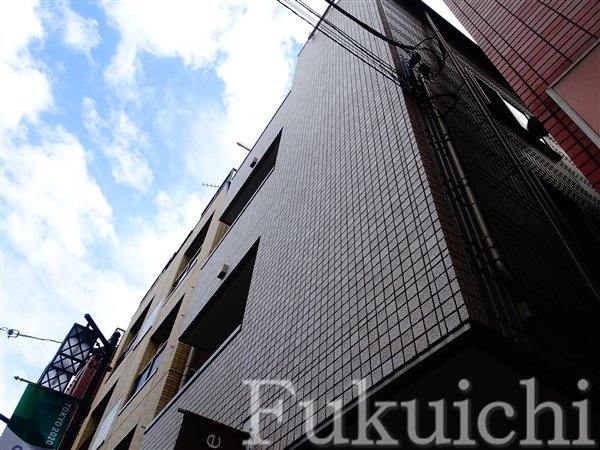 エクセルカーナの外観