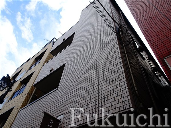 エクセルカーナの外観