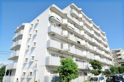 鉄骨鉄筋コンクリート造７階建てのマンションになります。