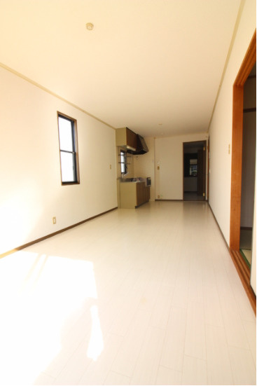 久留米市東櫛原町のハイツの居間・リビング|ゆったり過ごせる居間です