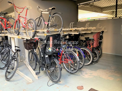 【その他共用部分】 | フォレステージュ南堀江 | サイクルスタンド付きの屋内駐輪場です！