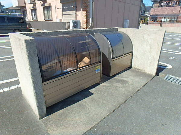 レイクヒル花園B棟のエントランス