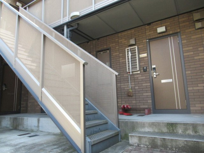 【エントランス】 | ウエストヒル開生（河内永和賃貸） | 毎日通るエントランスはこのようになっています