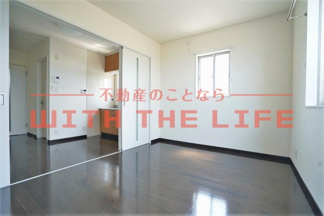 エリコーポⅡ【キャッシュバック対象物件】の居間・リビング|おしゃれな居間です