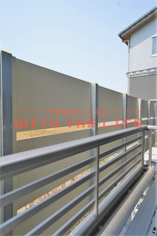 エリコーポⅡ【キャッシュバック対象物件】のバルコニー|暖かな日差しのふりそそぐバルコニー