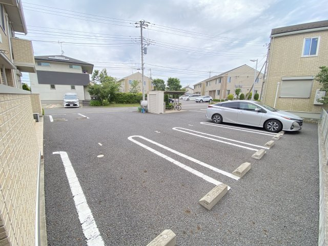 Amour（アムール）の駐車場