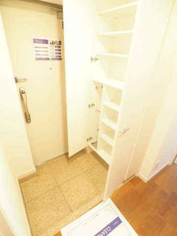 レジディア文京本郷Ⅱの玄関|※写真は同タイプの別室になります