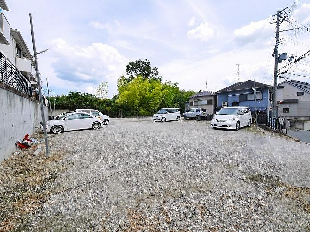 ネオメイベルＡ．Ｂの駐車場|駐車場があります