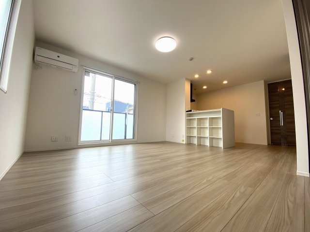 エヌプレミールの居間・リビング