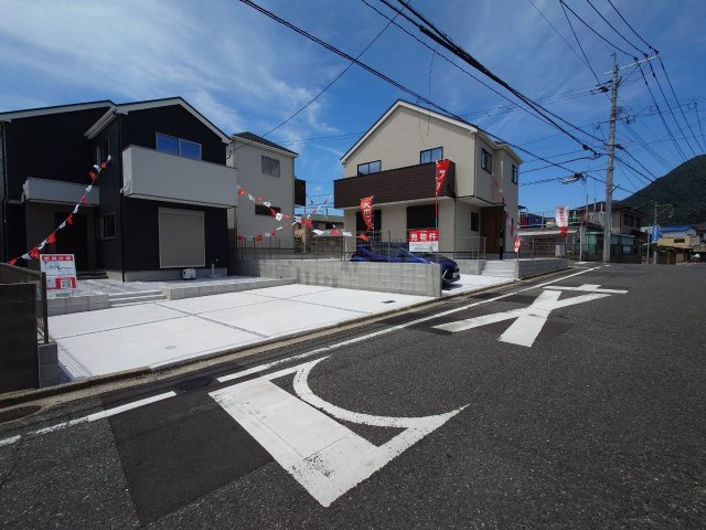 ケイアイ Fit－フィット－小倉南区蜷田若園１丁目2期　【小倉南区　新築戸建て】の前面道路含む現地写真|前面道路は交通量も少なく駐車しやすい♪【小倉南区　新築戸建て】