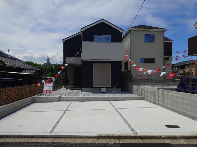 ケイアイ Fit－フィット－小倉南区蜷田若園１丁目2期　【小倉南区　新築戸建て】の駐車場|駐車スペースは並列２台可能♪　【小倉南区　新築戸建て】