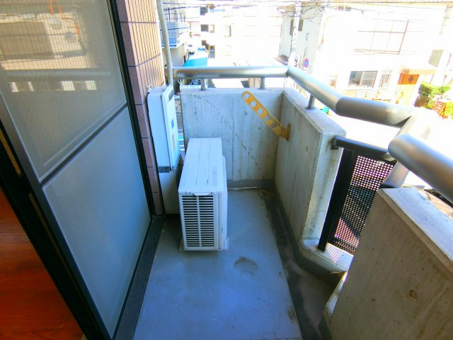 アルファビルのバルコニー|別部屋の参考写真