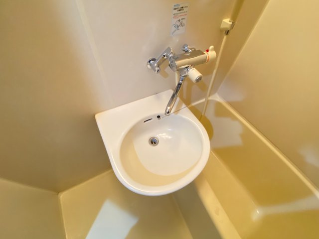 アルファビルの洗面所