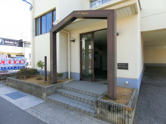 リメインズMハイツのエントランス