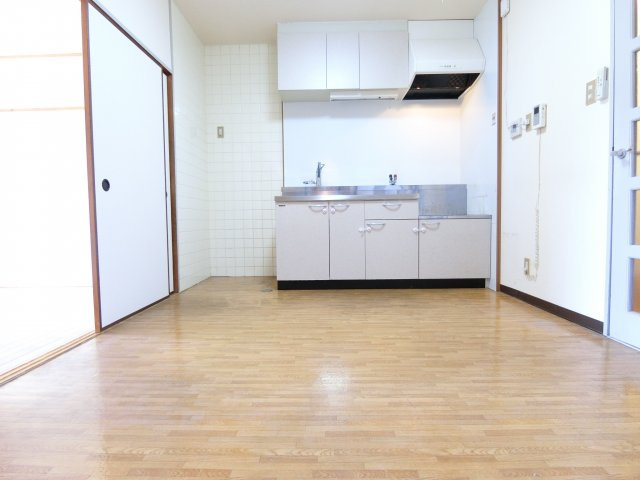 リメインズMハイツの居間・リビング|同マンション別部屋写真