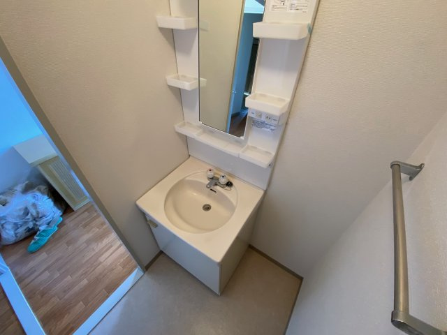 リメインズMハイツの洗面所|同マンション別部屋写真