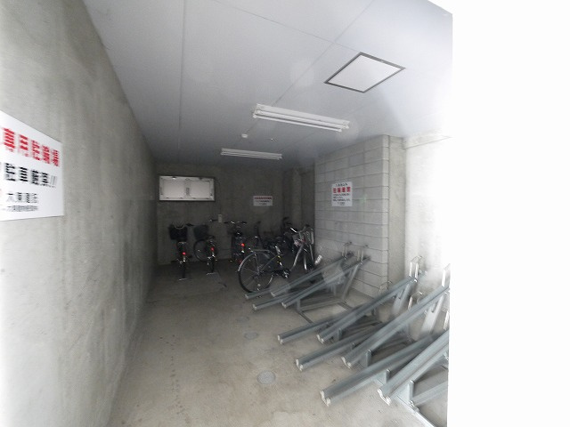 サンシャイン　富雄駅前のその他共用部分|駐輪場もございます