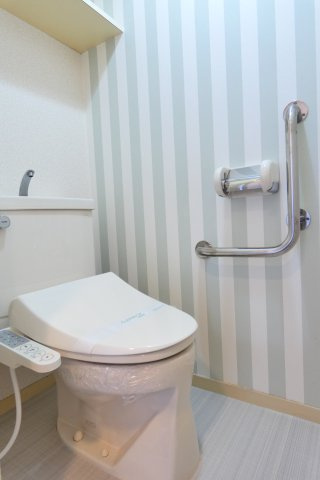 【トイレ】 | 便利な温水戦時l等便座付き。