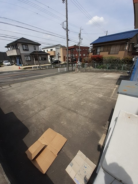 高須町倉庫の駐車場