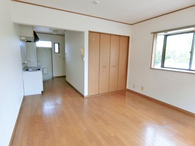 パークハイツB棟の居間・リビング