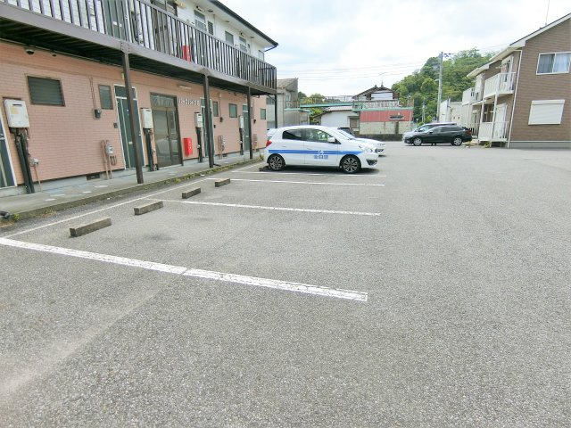 パークハイツB棟の駐車場