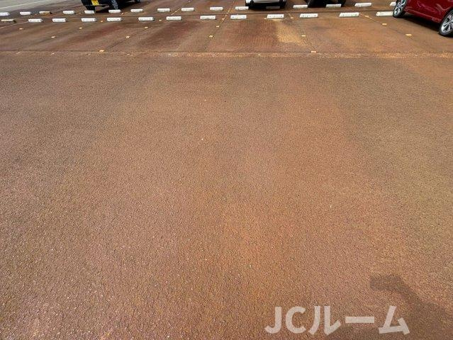 フォンテーヌCの駐車場