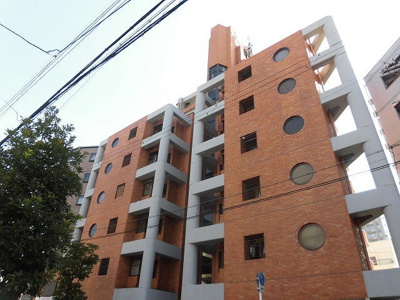 【外観】 | プランドール上新庄 | 変わったオシャレな形の建物です。