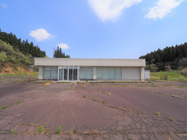  | 【店舗・事務所】大仙市内小友 大曲IC近くの旧ファミリーマート店舗 土地、建物 現状渡し 