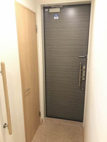 スクーデリアWESTの玄関